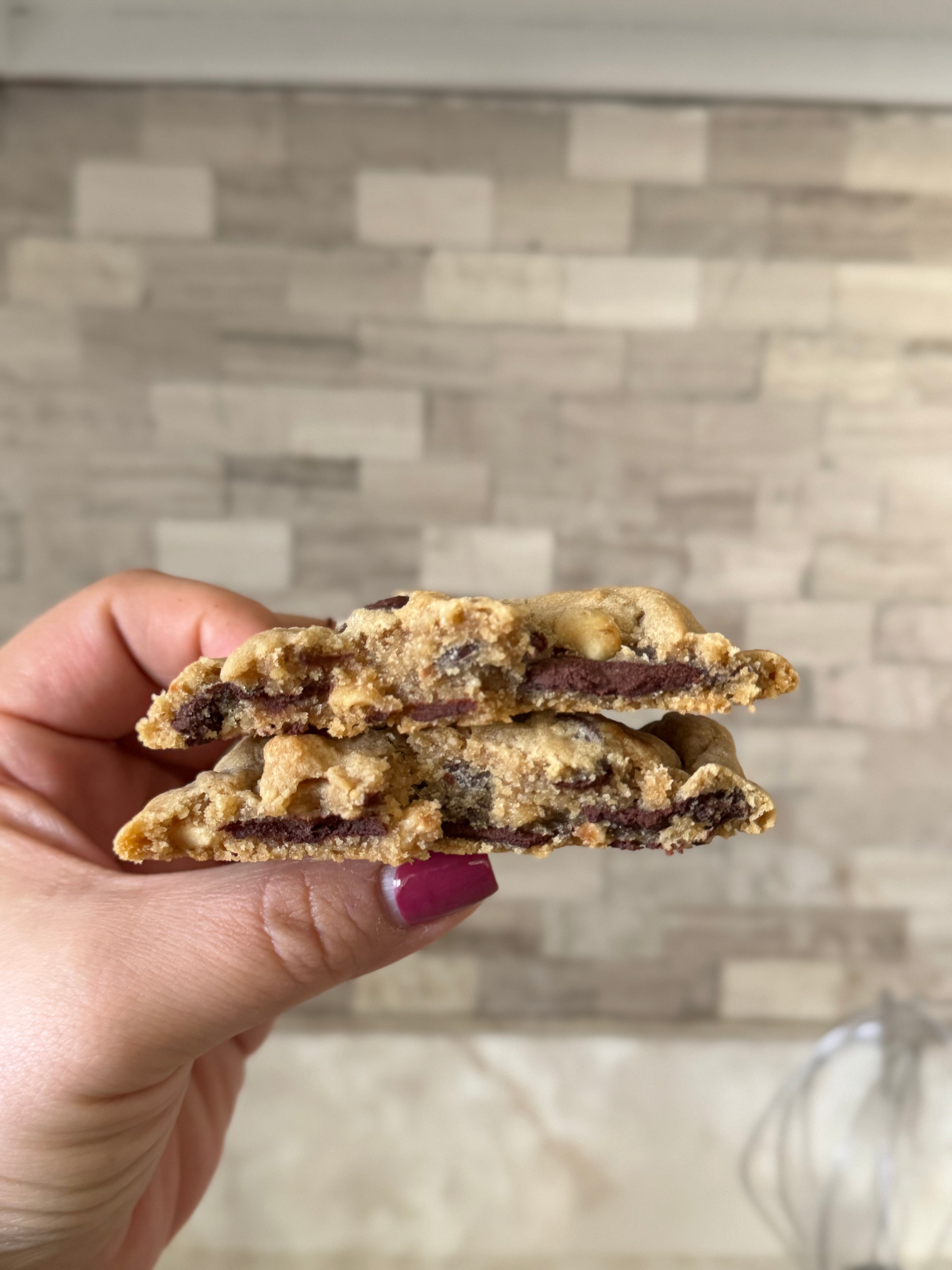 Dream Feed - Dark Chocolate Hazelnut Cookie